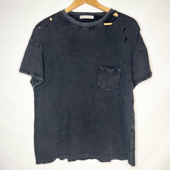 Free People We The Free Rubi Ripped Pocket
 T-Shirt in Washed Black Size XS - Picture 2 of 9